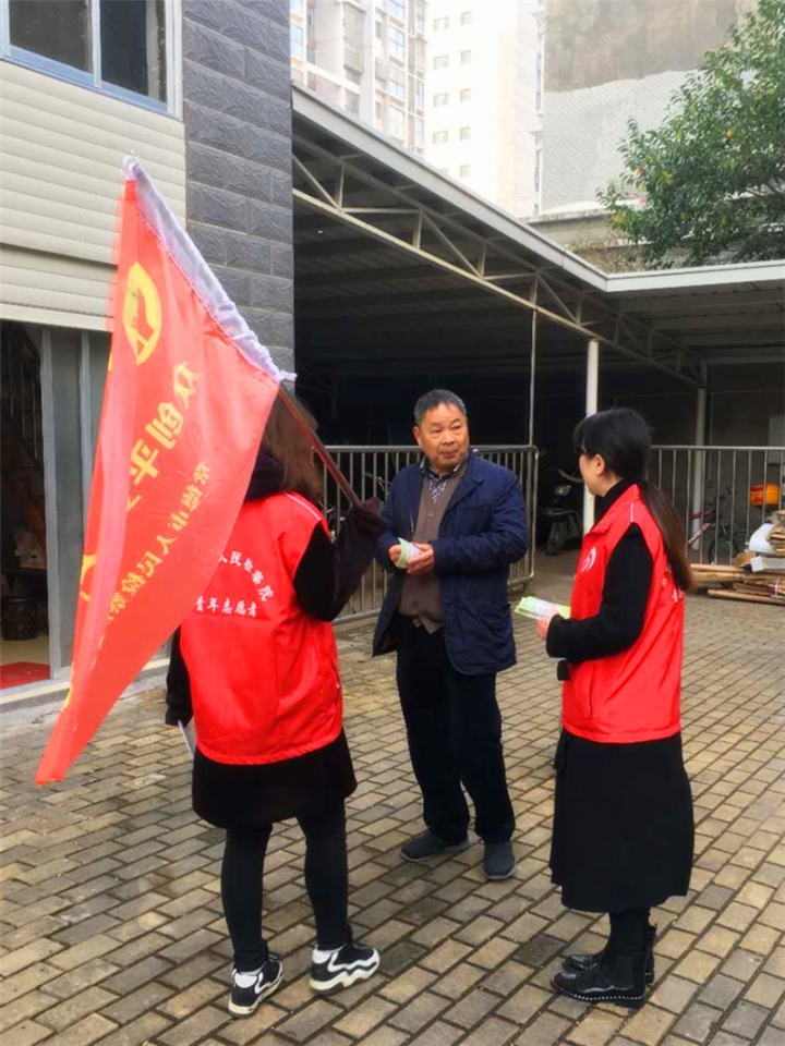 认真倾听群众声音_副本.jpg