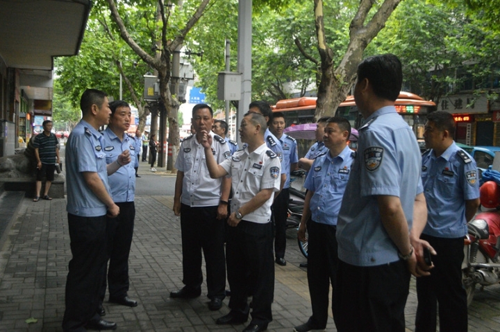 李忠局长对大队工作给予肯定_副本.jpg