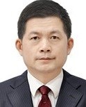 熊　斌